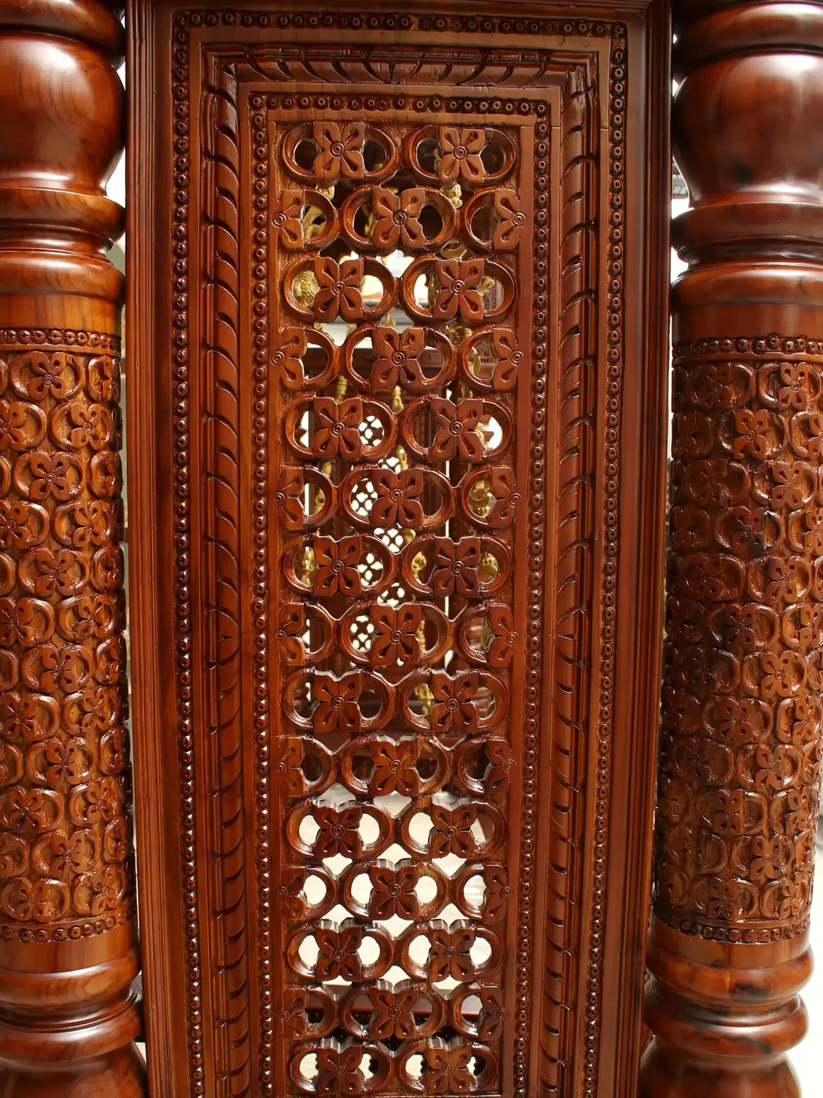Royal Sheesham Wooden Swing with Elegant Carved Design - Image 4